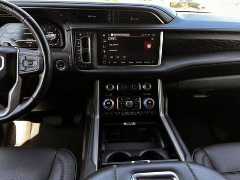 Used 2023 GMC Yukon XL Denali w/ Denali Reserve Package image 19