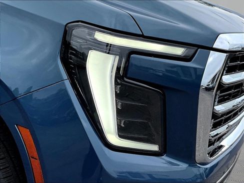 New 2026 GMC Yukon XL Elevation w/ Elevation Premium Package AWD/4WD image 8