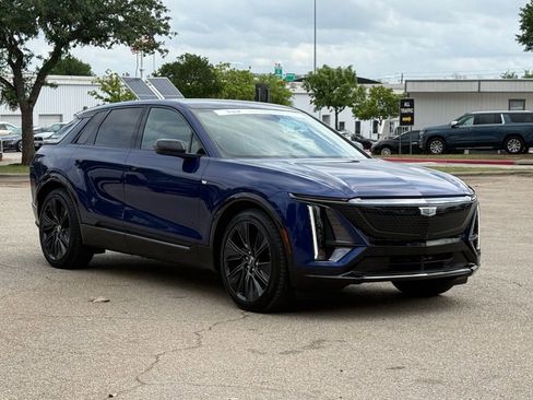 Used 2025 Cadillac Lyriq Sport w/ Nappa Leather Package image 6