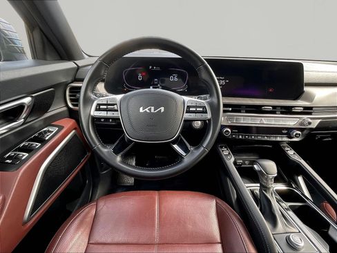 Used 2023 Kia Telluride EX w/ EX Captain's Chair Package FWD image 8