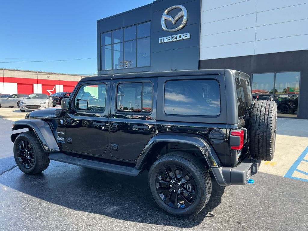 Used 2023 Jeep Wrangler Unlimited Sahara AWD/4WD image 3