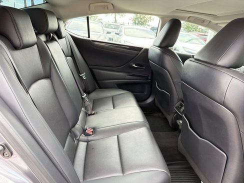 Used 2019 Lexus ES 350 w/ Premium Package FWD image 21