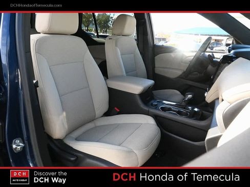 Used 2022 Chevrolet Traverse LS image 22