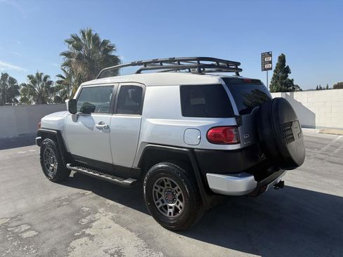 Used 2007 Toyota FJ Cruiser 4WD image 11