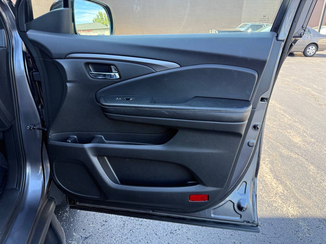 Used 2017 Honda Ridgeline RTL-T image 22