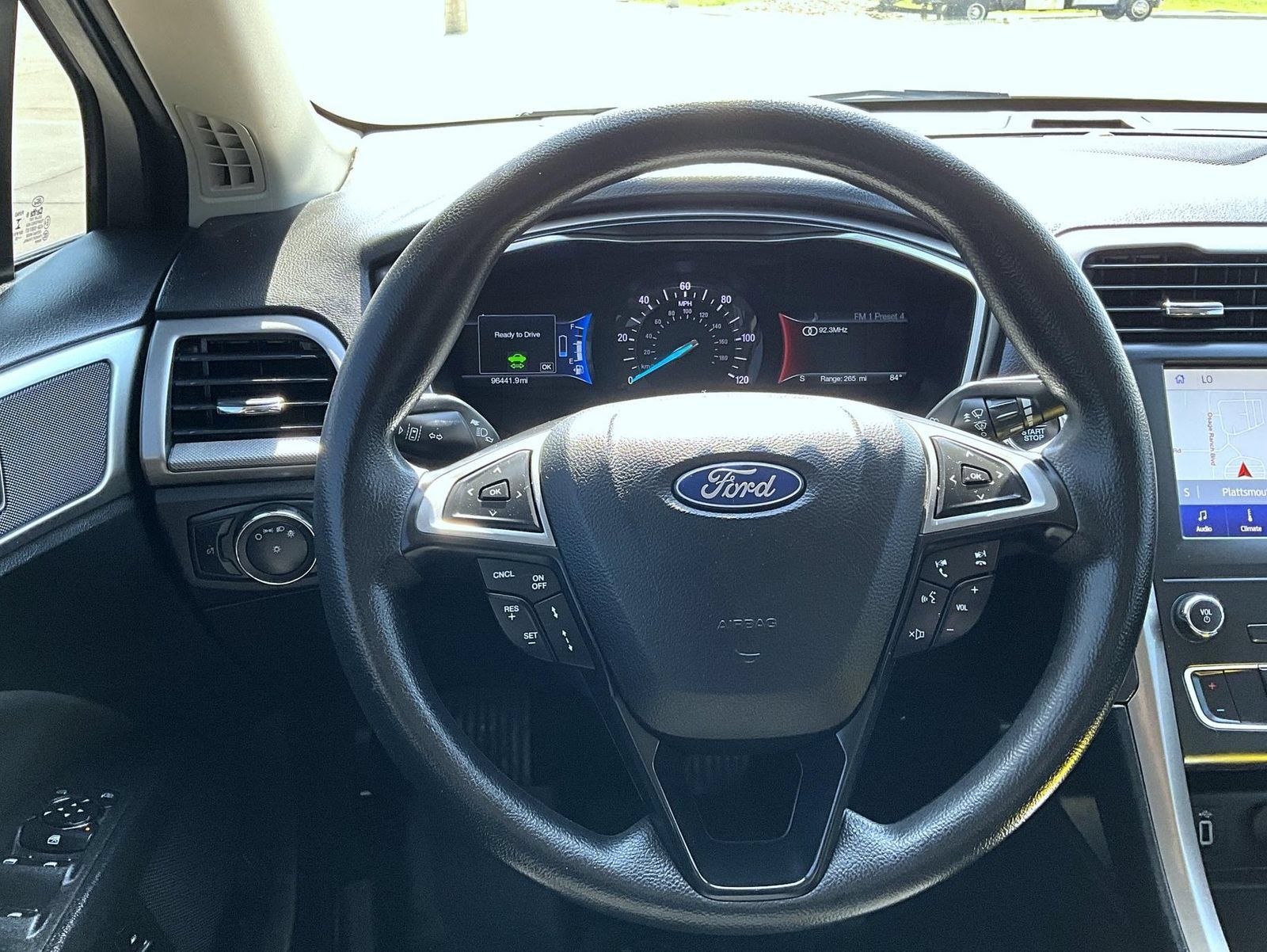 Used 2019 Ford Fusion SE FWD image 12