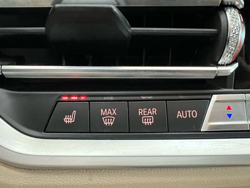 Used 2019 BMW 330i Sedan w/ Convenience Package image 32