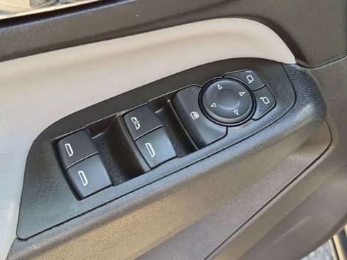 Used 2023 Chevrolet Equinox LS FWD image 11