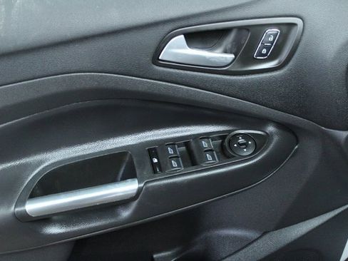 Used 2016 Ford C-MAX SE image 10