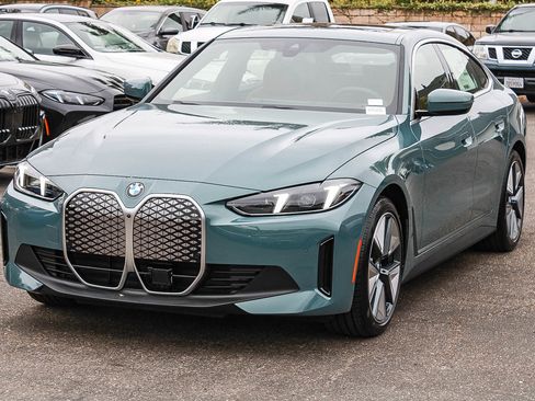 New 2026 BMW i4 eDrive40 w/ Premium Package RWD image 3