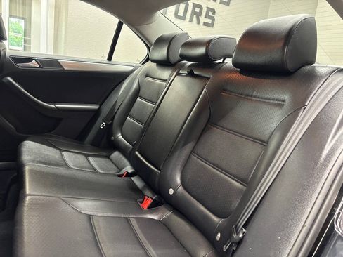 Used 2015 Volkswagen Jetta SE FWD image 17