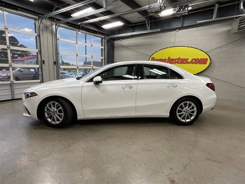 Used 2022 Mercedes-Benz A 220 image 2