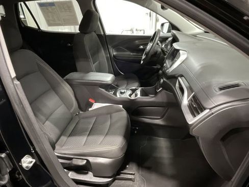 Used 2024 GMC Terrain SLE image 28