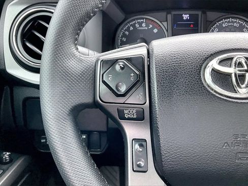 Used 2021 Toyota Tacoma TRD Off-Road w/ TRD Premium Off Road Package image 10