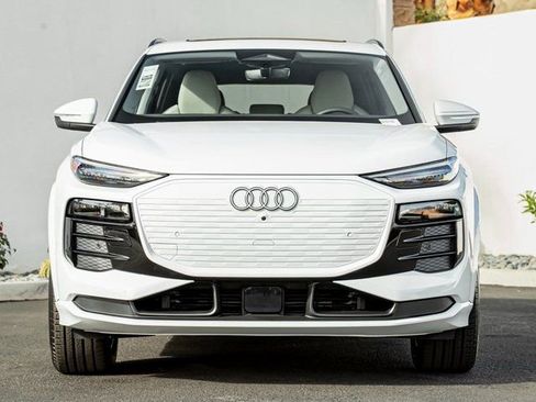 New 2025 Audi Q6 e-tron Premium Plus AWD/4WD image 3