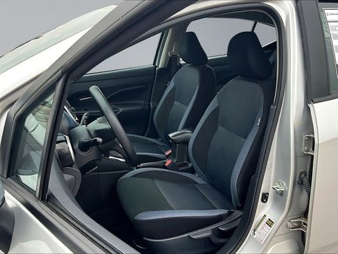 Used 2025 Nissan Versa SV FWD image 22