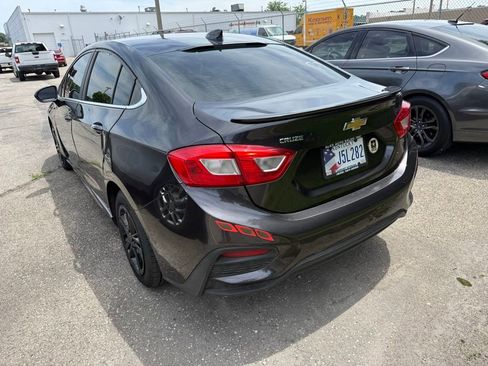 Used 2016 Chevrolet Cruze LT w/ Convenience Package FWD image 5