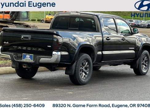 Used 2021 Toyota Tacoma SR5 image 3