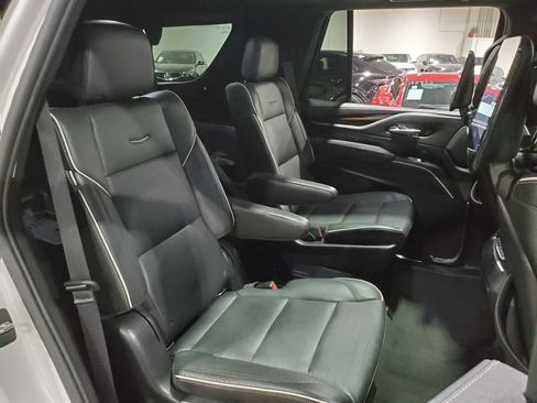 Used 2021 Cadillac Escalade Premium Luxury AWD/4WD image 20