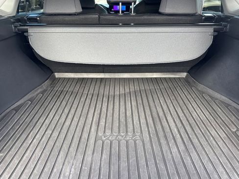 Certified 2024 Toyota Venza LE image 14
