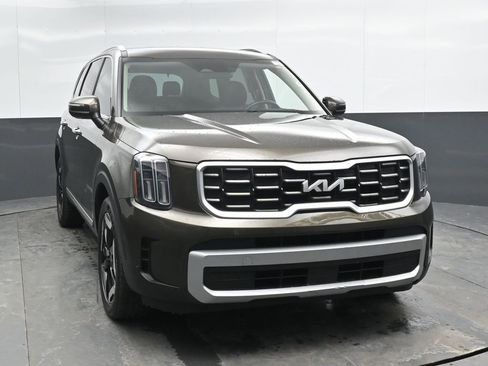 Used 2024 Kia Telluride S image 5
