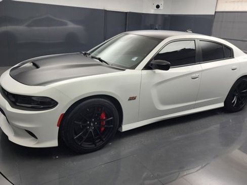 Used 2023 Dodge Charger Scat Pack w/ Dynamics Package image 3