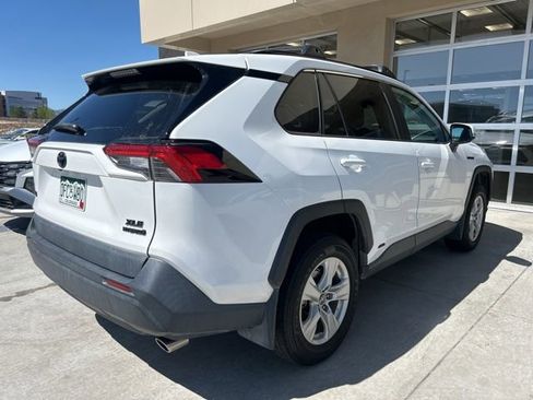 Used 2019 Toyota RAV4 XLE w/ Convenience Package image 3