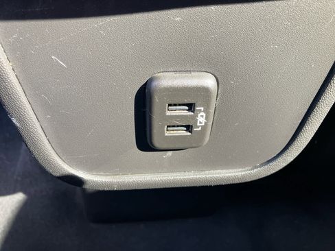 Used 2019 Chevrolet Equinox LT image 25