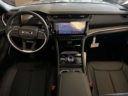 New 2026 Jeep Grand Cherokee Limited image 10