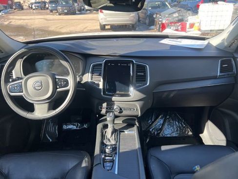 Used 2020 Volvo XC90 T5 Momentum w/ Protection Package Premier image 20