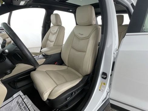 Used 2017 Cadillac XT5 Luxury w/ Driver Awareness Package image 33