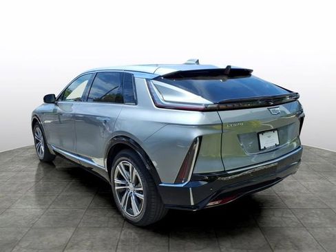 Certified 2024 Cadillac Lyriq Luxury AWD/4WD image 3
