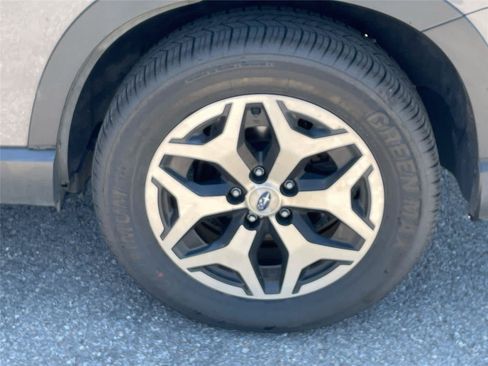 Certified 2024 Subaru Forester Premium AWD/4WD image 9