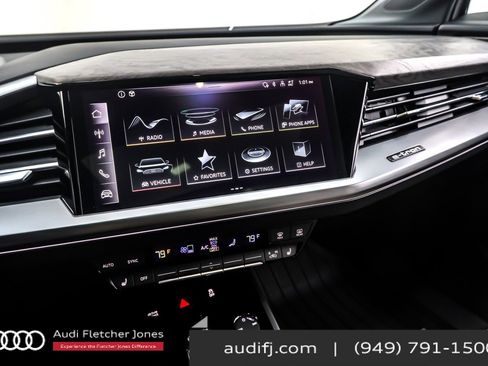 Used 2024 Audi Q4 e-tron Premium w/ Convenience Package image 21
