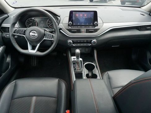 Certified 2025 Nissan Altima 2.5 SR image 14