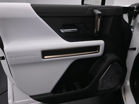Used 2025 GMC Hummer EV 3X AWD/4WD image 24