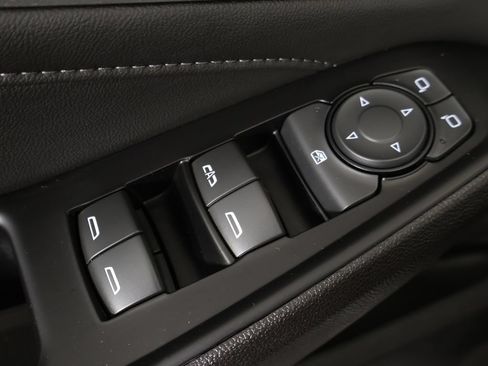Used 2023 Chevrolet Traverse LT FWD image 40