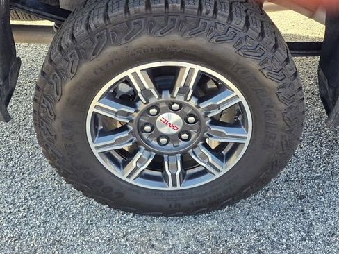 Used 2025 GMC Sierra 1500 AT4 AWD/4WD image 12