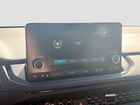 Used 2025 Honda Accord SE image 19