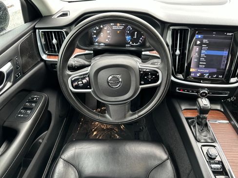 Used 2021 Volvo S60 T5 Momentum w/ Advanced Package image 14