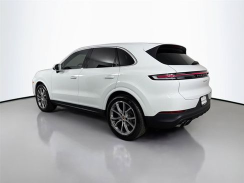 Certified 2026 Porsche Cayenne AWD/4WD image 3