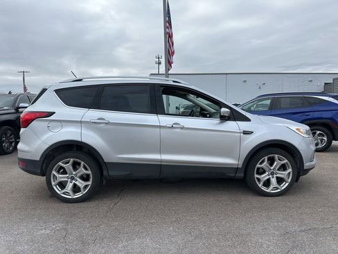 Used 2019 Ford Escape Titanium w/ U9j03 - Titanium Tow Package image 9