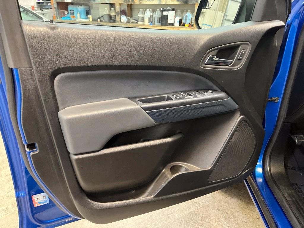 Used 2020 Chevrolet Colorado Z71 AWD/4WD image 12