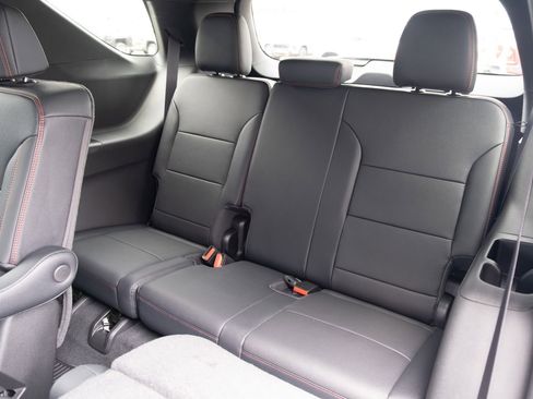 New 2026 Chevrolet Traverse RS w/ LPO, Floor Liner Package AWD/4WD image 18
