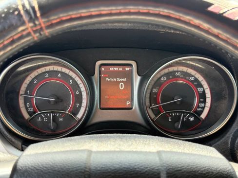 Used 2019 Dodge Journey Crossroad FWD image 9