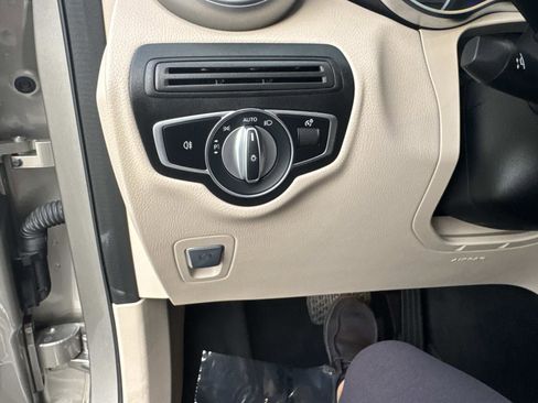 Certified 2022 Mercedes-Benz GLC 300 image 30