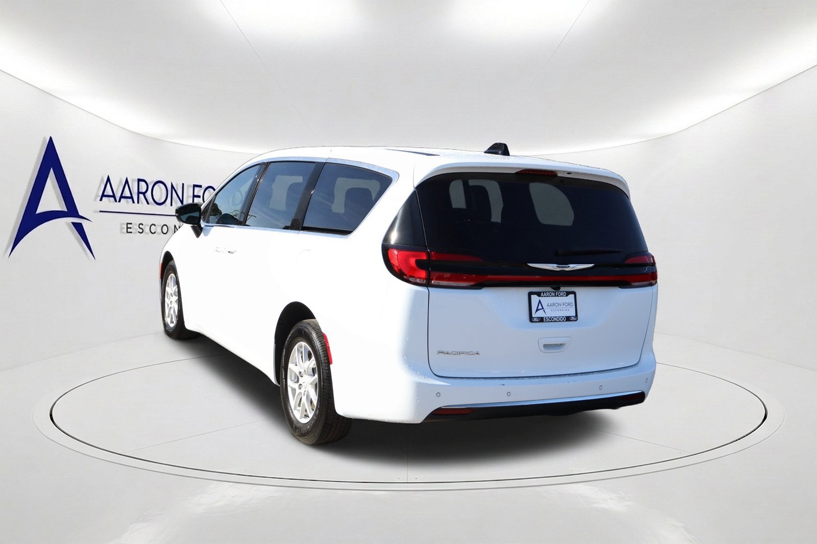 Used 2026 Chrysler Pacifica Select FWD image 7