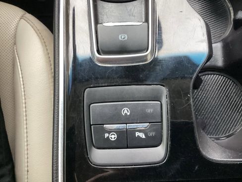 Used 2019 Ford Edge Titanium w/ Equipment Group 301A image 56