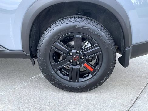 Certified 2025 Nissan Rogue SV AWD/4WD image 22