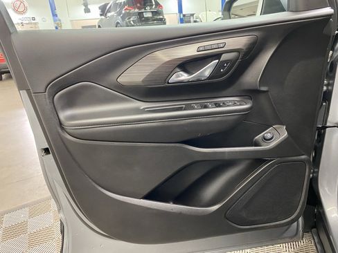 Used 2024 GMC Terrain SLT image 21